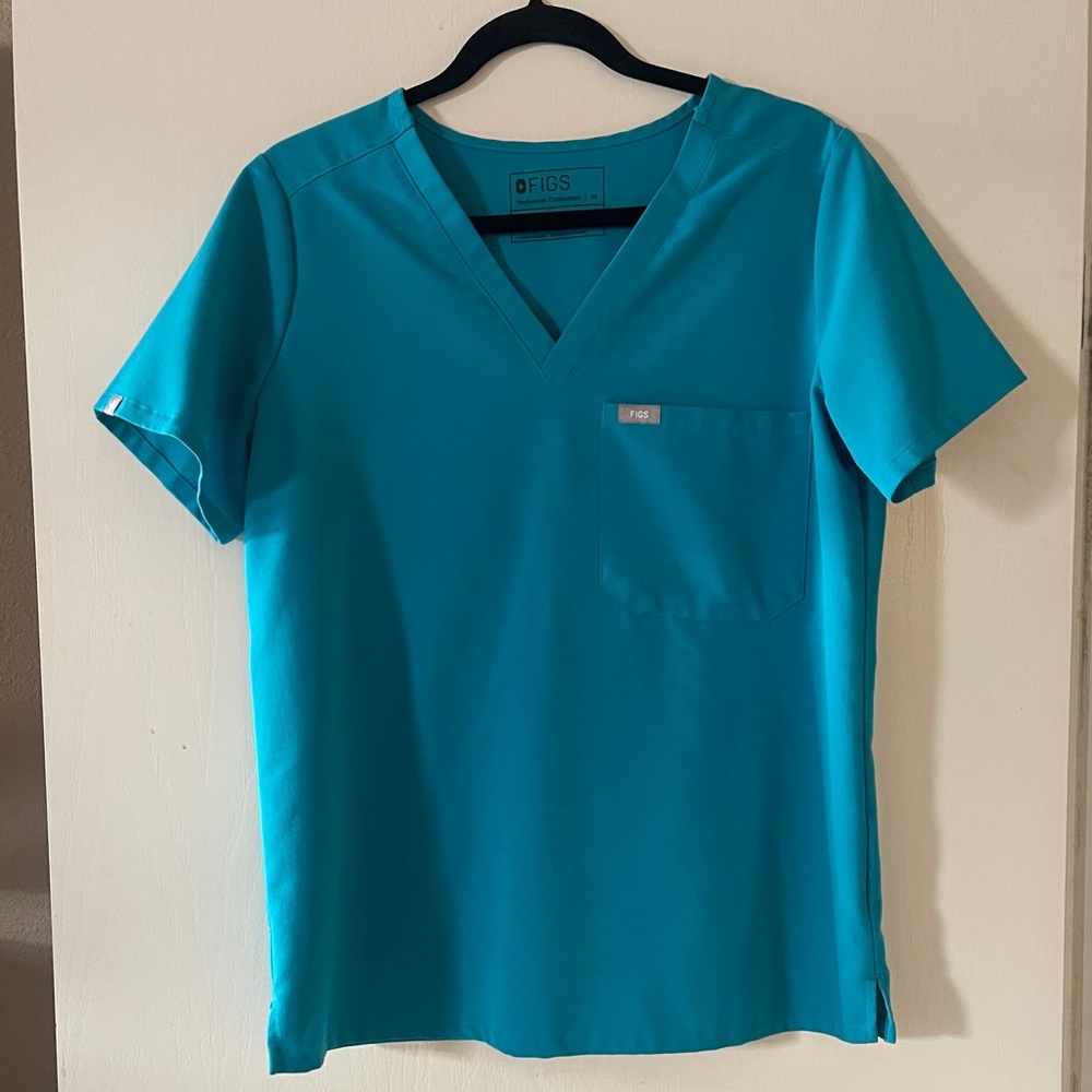 Scrub top